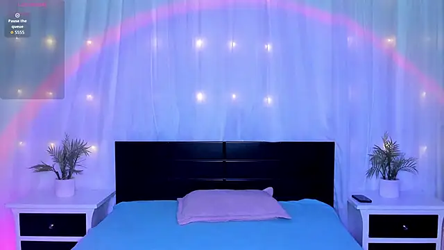 Snapshot of Evolet_Bee chatting on February 26, 11:32 am Evolet Bee online show from February 26, 11:32 am