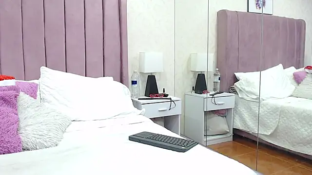 AriannaAdames online show from December 18, 6:56 pm