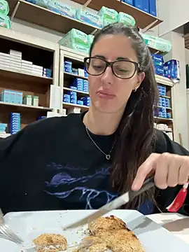 Snapshot of ferchule7 chatting on October 1, 4:44 pm ferchule7 online show from October 1, 4:44 pm