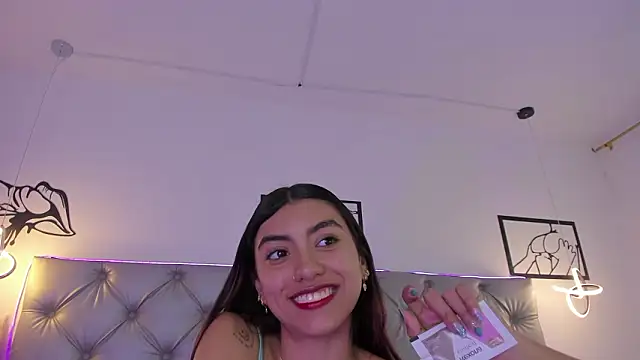 Naughty Couple83 online show from February 7, 8:17 pm