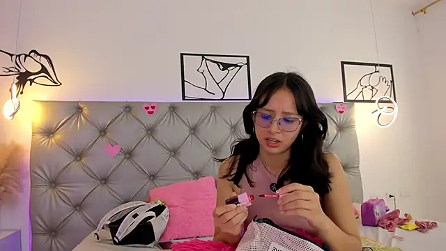 Naughty Couple83 online show from March 14, 3:51 pm