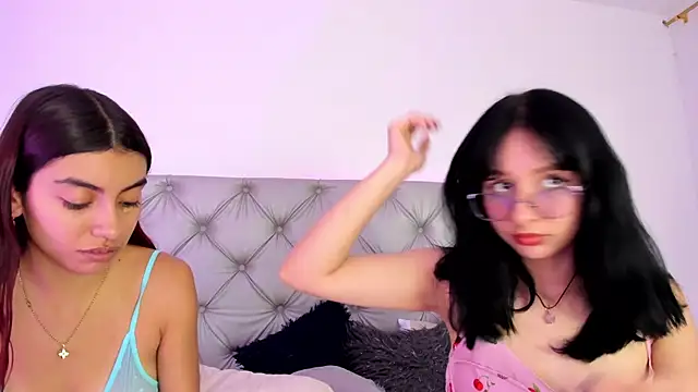 Naughty Couple83 online show from September 10, 3:00 pm