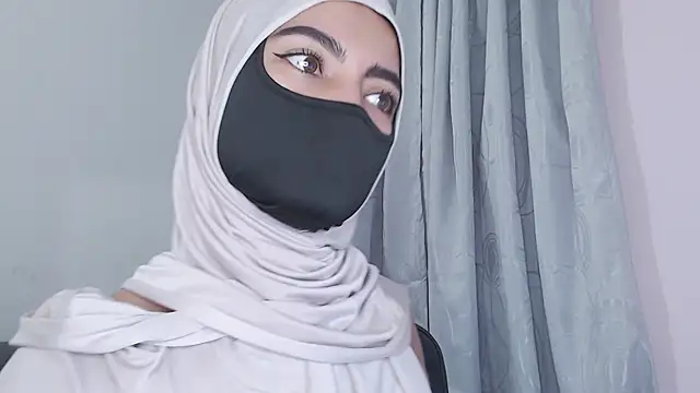 jade nassar online show from December 17, 12:48 am