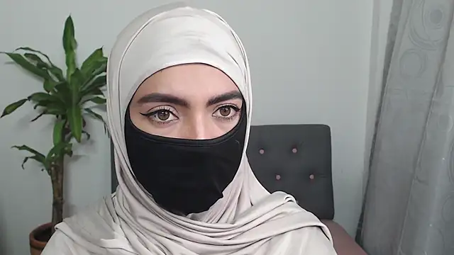 Snapshot of jade_nassar chatting on October 25, 3:38 am jade nassar online show from October 25, 3:38 am