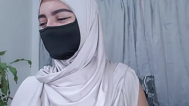 jade nassar online show from April 10, 11:12 pm