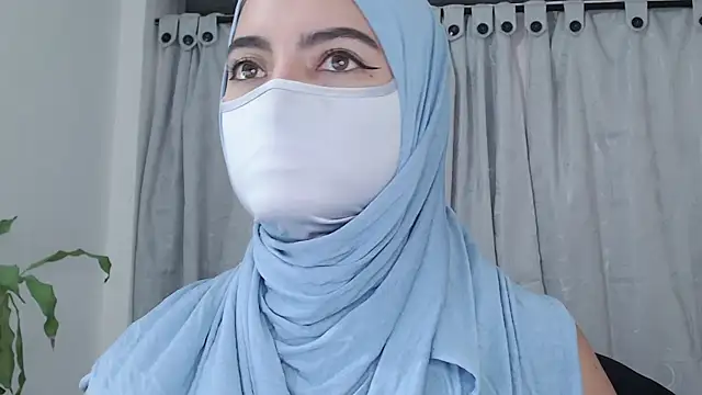 jade nassar online show from April 13, 1:09 am