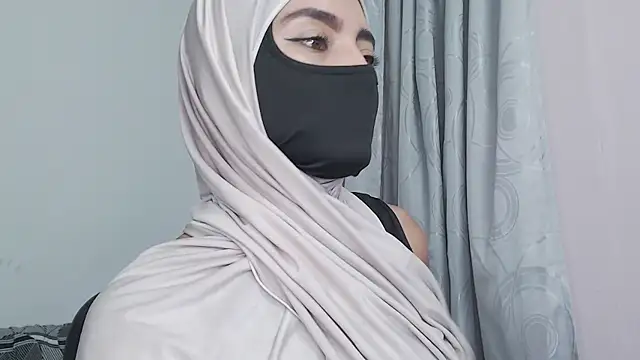 Snapshot of jade_nassar chatting on December 5, 9:23 pm jade nassar online show from December 5, 9:23 pm