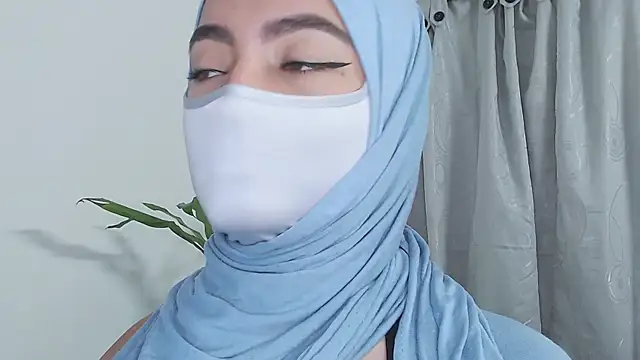 jade nassar online show from February 5, 7:32 pm