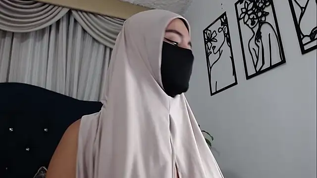 Snapshot of jade_nassar chatting on September 10, 11:48 pm jade nassar online show from September 10, 11:48 pm