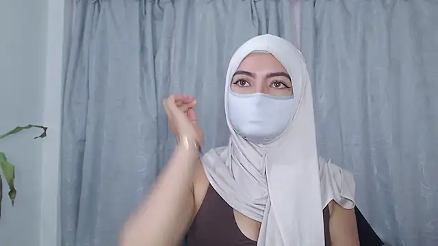 jade nassar online show from April 28, 11:53 pm