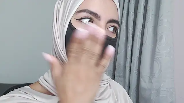 Snapshot of jade_nassar chatting on December 3, 11:47 pm jade nassar online show from December 3, 11:47 pm