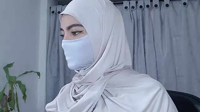 jade nassar online show from April 14, 10:04 pm