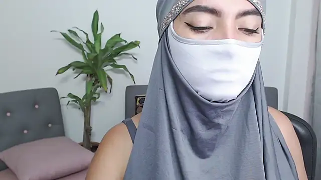 Snapshot of jade_nassar chatting on November 10, 6:24 pm jade nassar online show from November 10, 6:24 pm