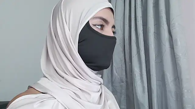 Snapshot of jade_nassar chatting on November 26, 7:47 pm jade nassar online show from November 26, 7:47 pm