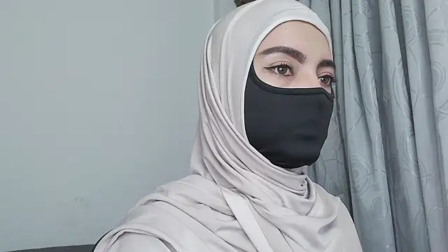 Snapshot of jade_nassar chatting on December 14, 10:15 pm jade nassar online show from December 14, 10:15 pm