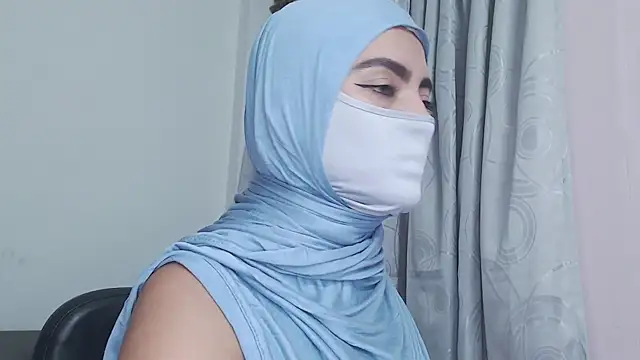 Snapshot of jade_nassar chatting on December 4, 11:59 pm jade nassar online show from December 4, 11:59 pm