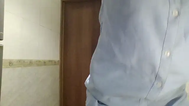 Snapshot of MiyaHottie chatting on January 15, 3:54 am MiyaHottie online show from January 15, 3:54 am