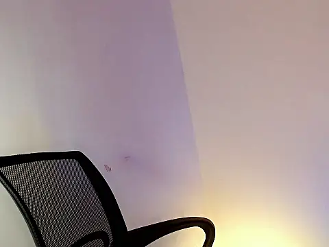 your hottest kim online show from March 3, 4:25 pm