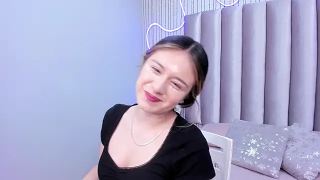 SamanthaPeachss online show from December 3, 12:15 pm