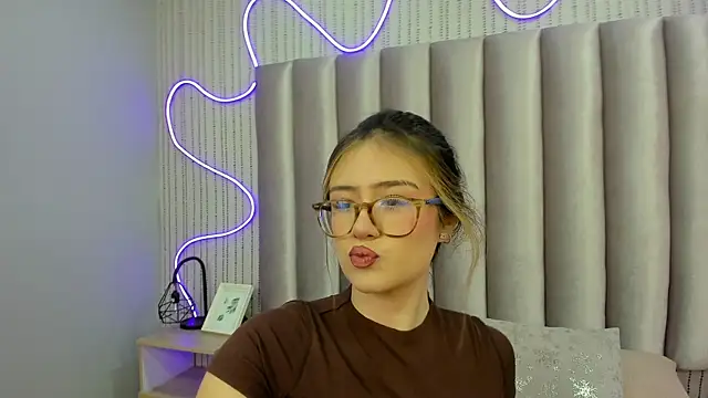 SamanthaPeachss online show from December 1, 12:39 pm