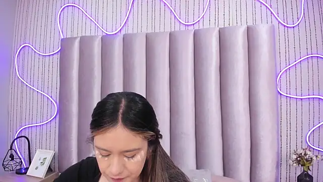 SamanthaPeachss online show from November 26, 12:05 pm