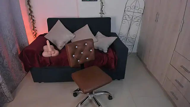 mishelkrave  online show from October 10, 12:22 am