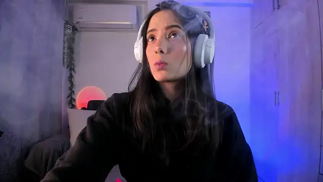 mishelkrave  online show from February 9, 11:47 pm