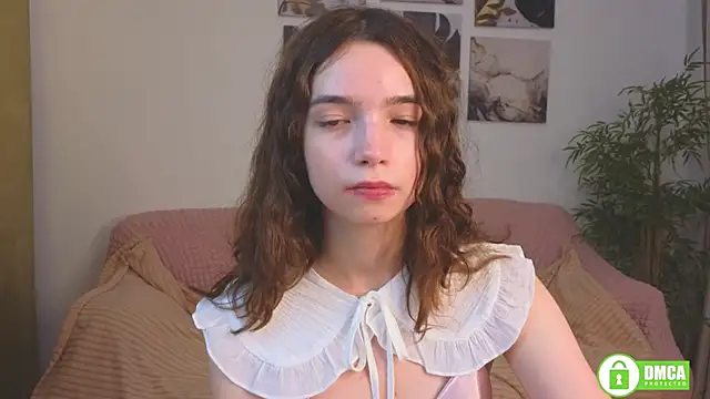 Snapshot of Evi_Brook chatting on September 21, 8:25 pm Evi Brook online show from September 21, 8:25 pm