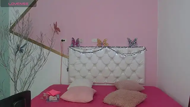 Snapshot of sofi_san chatting on September 12, 1:55 pm sofi san online show from September 12, 1:55 pm