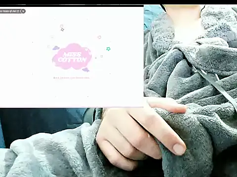 Snapshot of Hallamesta chatting on March 4, 6:59 pm Hallamesta online show from March 4, 6:59 pm