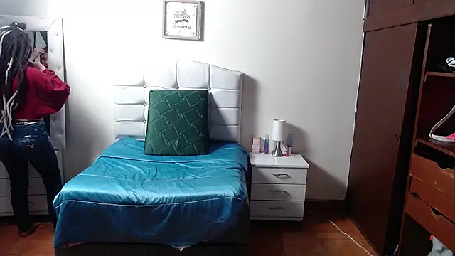 elapetitie online show from October 8, 5:53 am