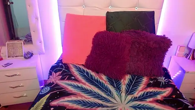 elapetitie online show from October 21, 6:35 am