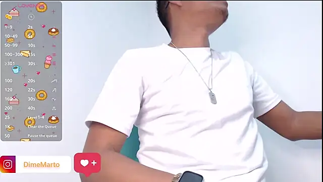 Snapshot of mike_black_22 chatting on November 19, 7:47 pm mike black 22 online show from November 19, 7:47 pm