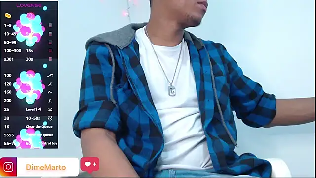 Snapshot of mike_black_22 chatting on May 8, 1:04 pm mike black 22 online show from May 8, 1:04 pm