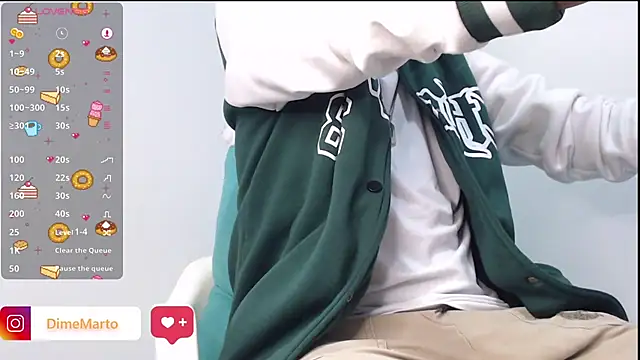 Snapshot of mike_black_22 chatting on October 26, 12:49 pm mike black 22 online show from October 26, 12:49 pm