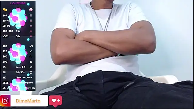 Snapshot of mike_black_22 chatting on June 2, 2:28 pm mike black 22 online show from June 2, 2:28 pm