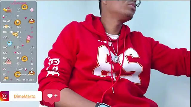 Snapshot of mike_black_22 chatting on November 2, 2:11 pm mike black 22 online show from November 2, 2:11 pm