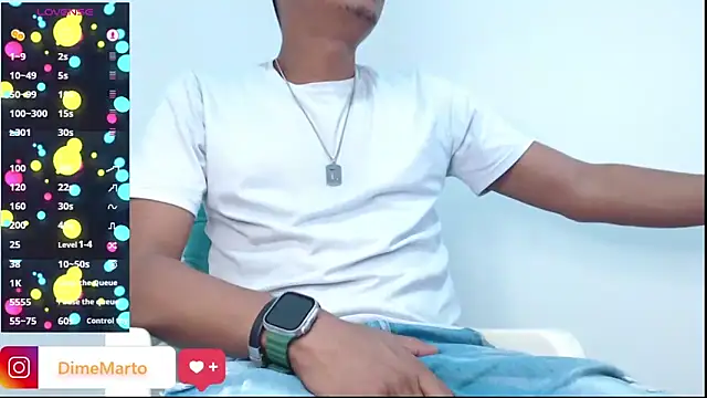 Snapshot of mike_black_22 chatting on June 1, 3:33 pm mike black 22 online show from June 1, 3:33 pm
