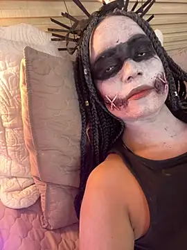 Samara Hadi  online show from October 26, 10:54 pm