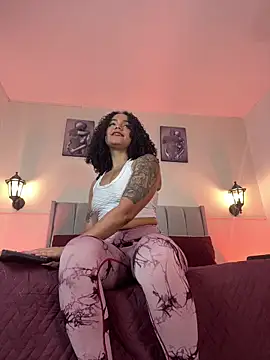 Snapshot of Samara_Hadi_ chatting on February 4, 8:26 pm Samara Hadi online show from February 4, 8:26 pm