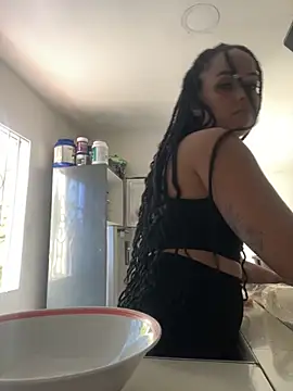 Samara Hadi  online show from October 28, 5:45 pm