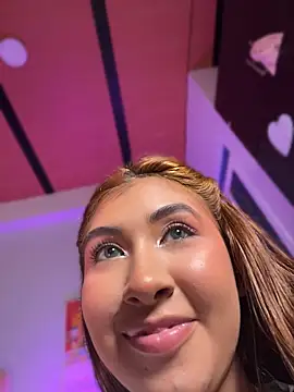 emilysofiia online show from April 16, 9:39 pm