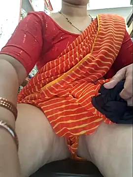 Snapshot of indianhotwife639 chatting on July 20, 5:59 am indianhotwife639 online show from July 20, 5:59 am
