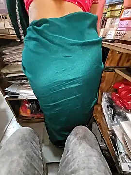 indianhotwife639 online show from April 14, 5:01 am