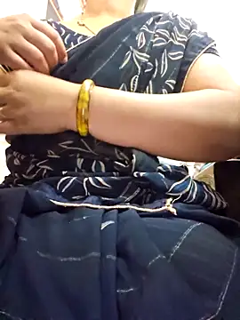 indianhotwife639 online show from April 16, 4:46 am