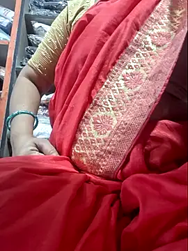 Snapshot of indianhotwife639 chatting on October 7, 7:09 am indianhotwife639 online show from October 7, 7:09 am