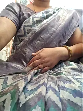 indianhotwife639 online show from April 24, 5:09 am