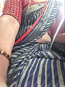 indianhotwife639 online show from December 23, 7:40 am