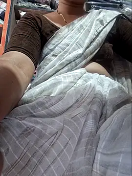 Snapshot of indianhotwife639 chatting on October 6, 7:20 am indianhotwife639 online show from October 6, 7:20 am