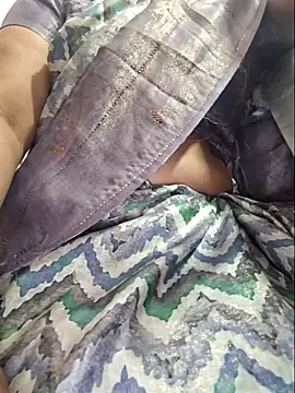 indianhotwife639 online show from March 3, 9:05 am